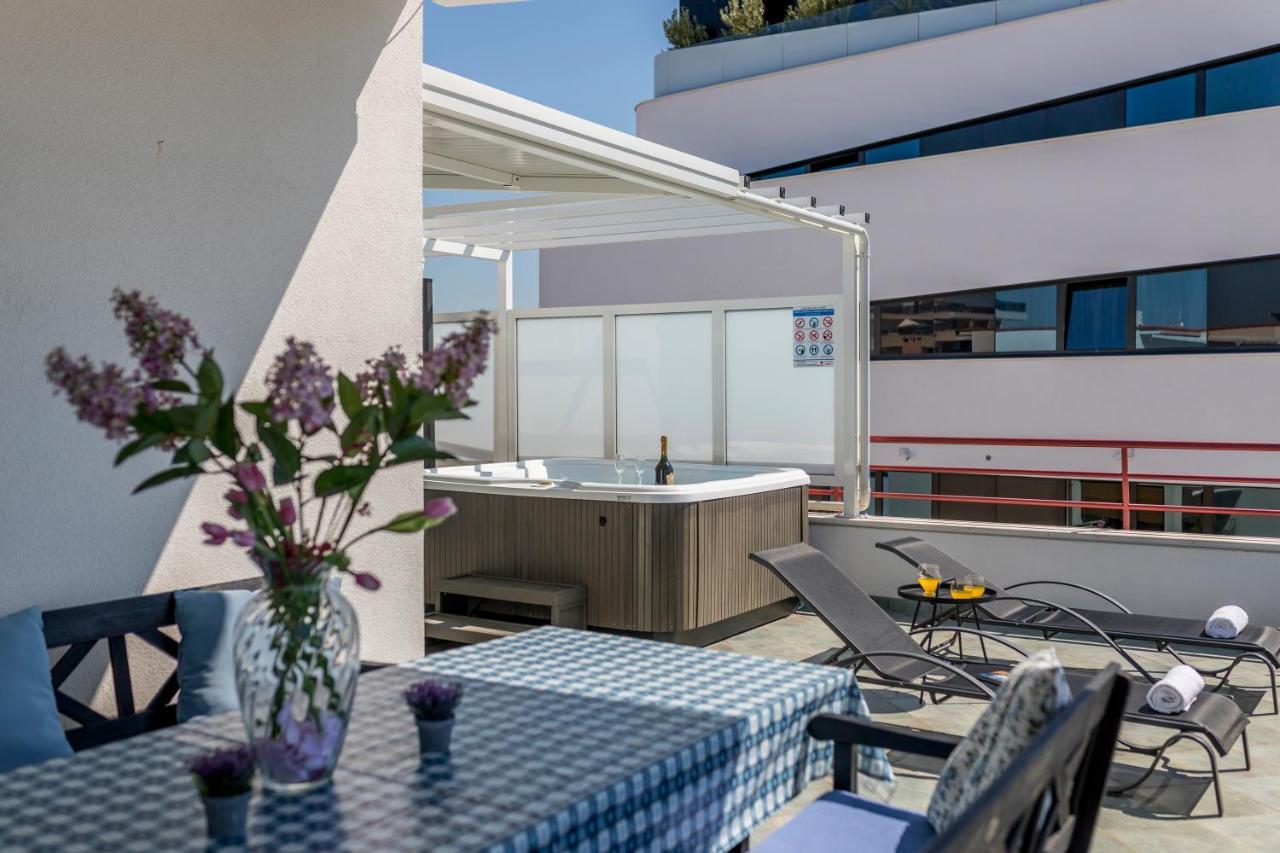 Seaside Penthouse With Hot Tub Sky Living Appartement Split Buitenkant foto