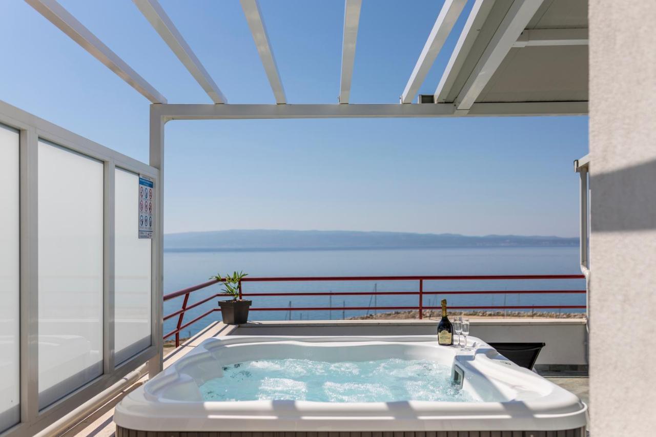 Seaside Penthouse With Hot Tub Sky Living Appartement Split Buitenkant foto
