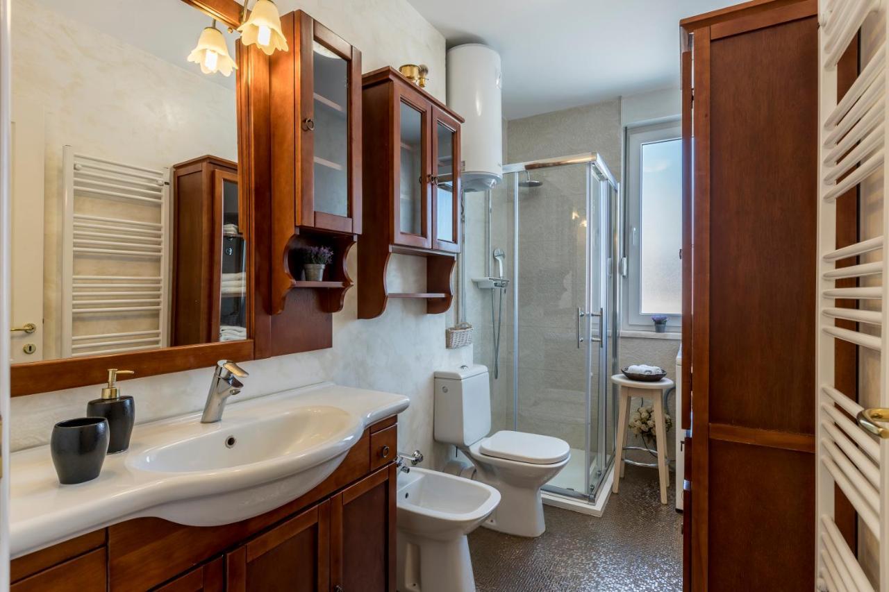 Seaside Penthouse With Hot Tub Sky Living Appartement Split Buitenkant foto