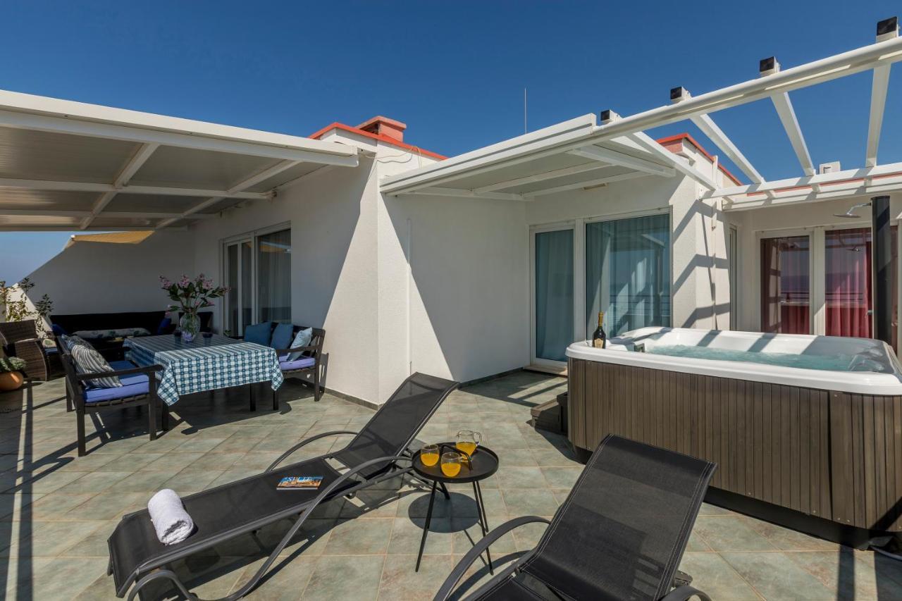Seaside Penthouse With Hot Tub Sky Living Appartement Split Buitenkant foto