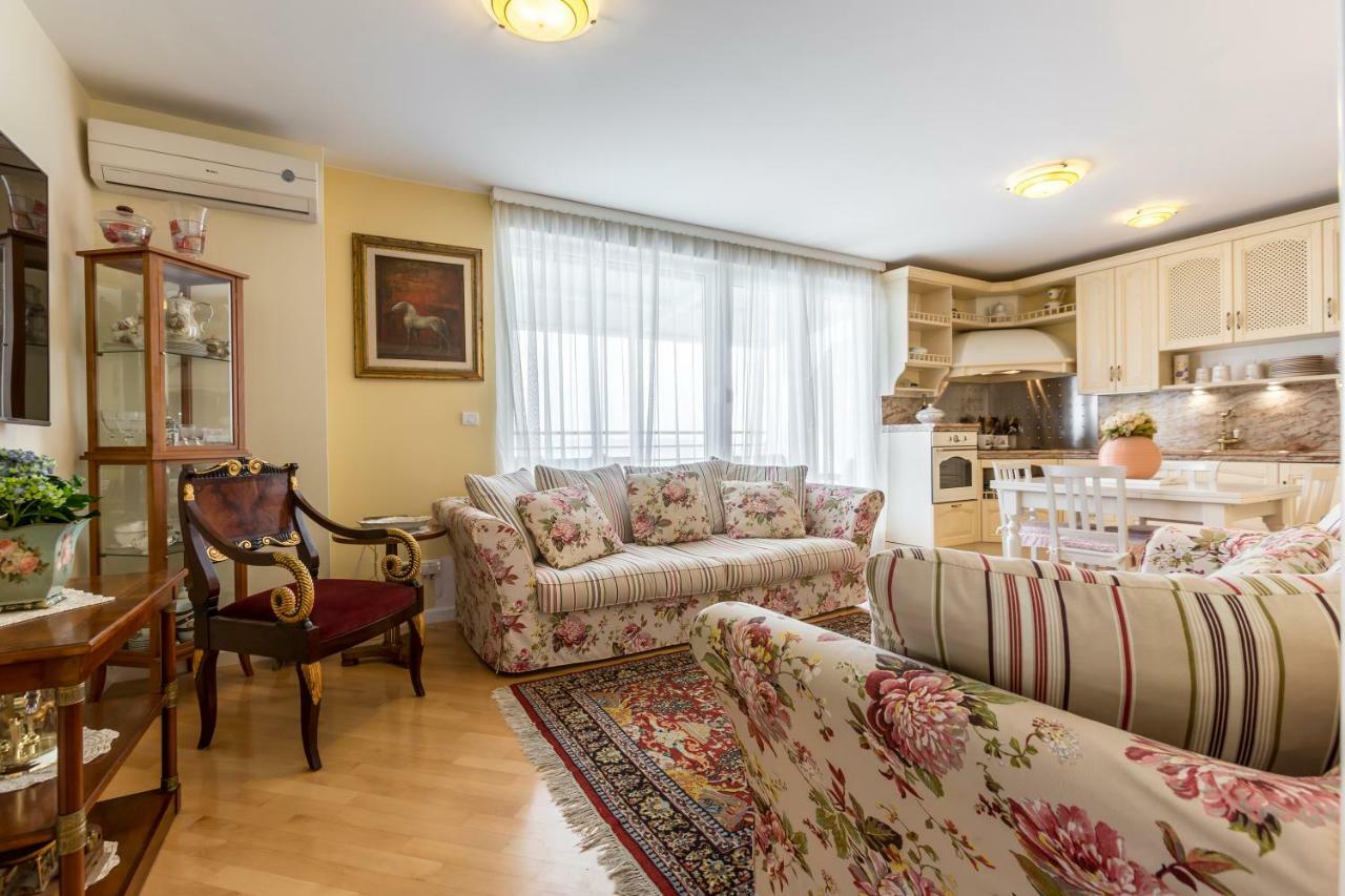 Seaside Penthouse With Hot Tub Sky Living Appartement Split Buitenkant foto