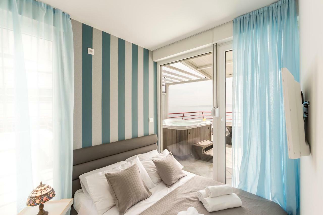 Seaside Penthouse With Hot Tub Sky Living Appartement Split Buitenkant foto