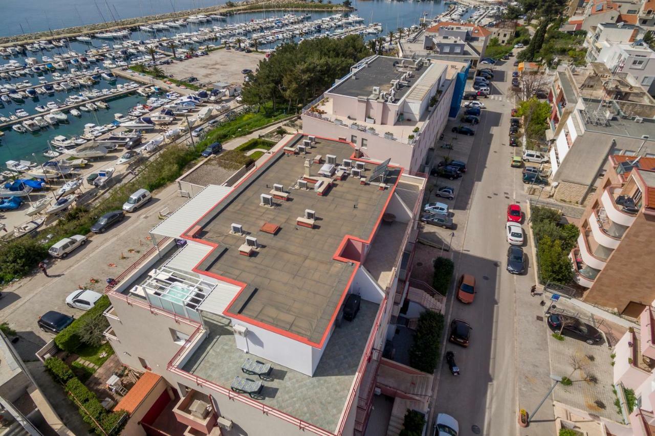 Seaside Penthouse With Hot Tub Sky Living Appartement Split Buitenkant foto