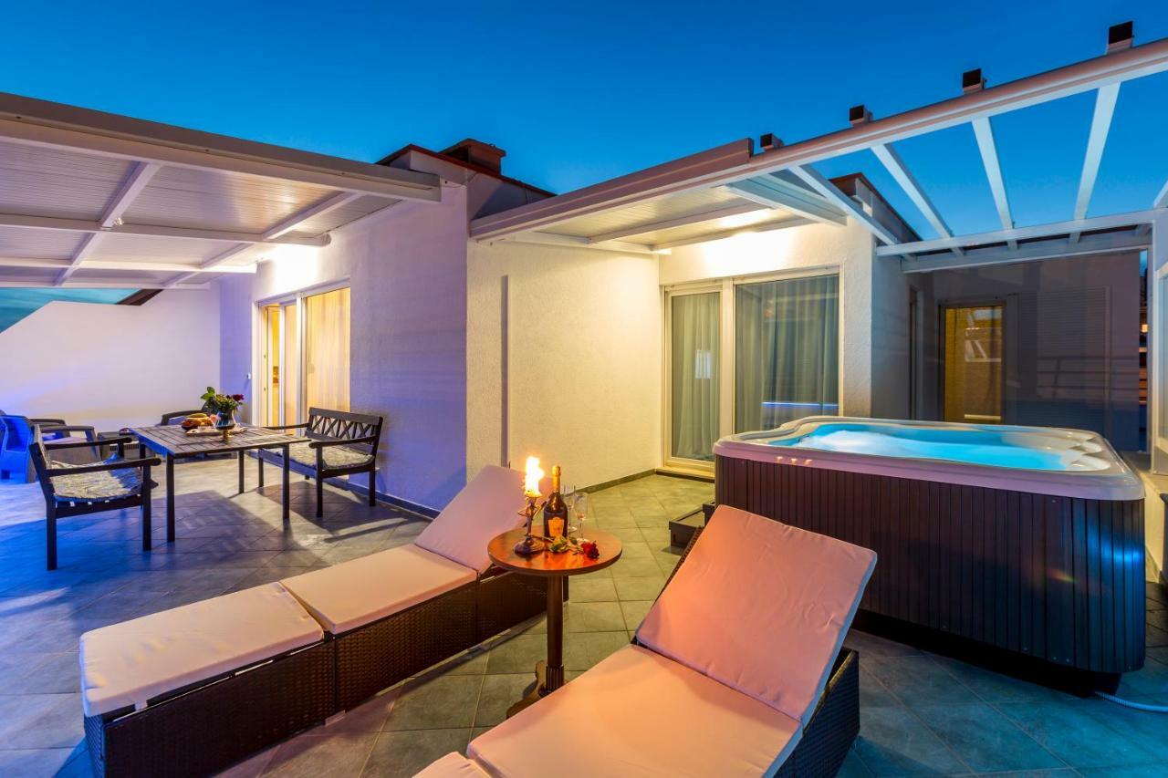 Seaside Penthouse With Hot Tub Sky Living Appartement Split Buitenkant foto