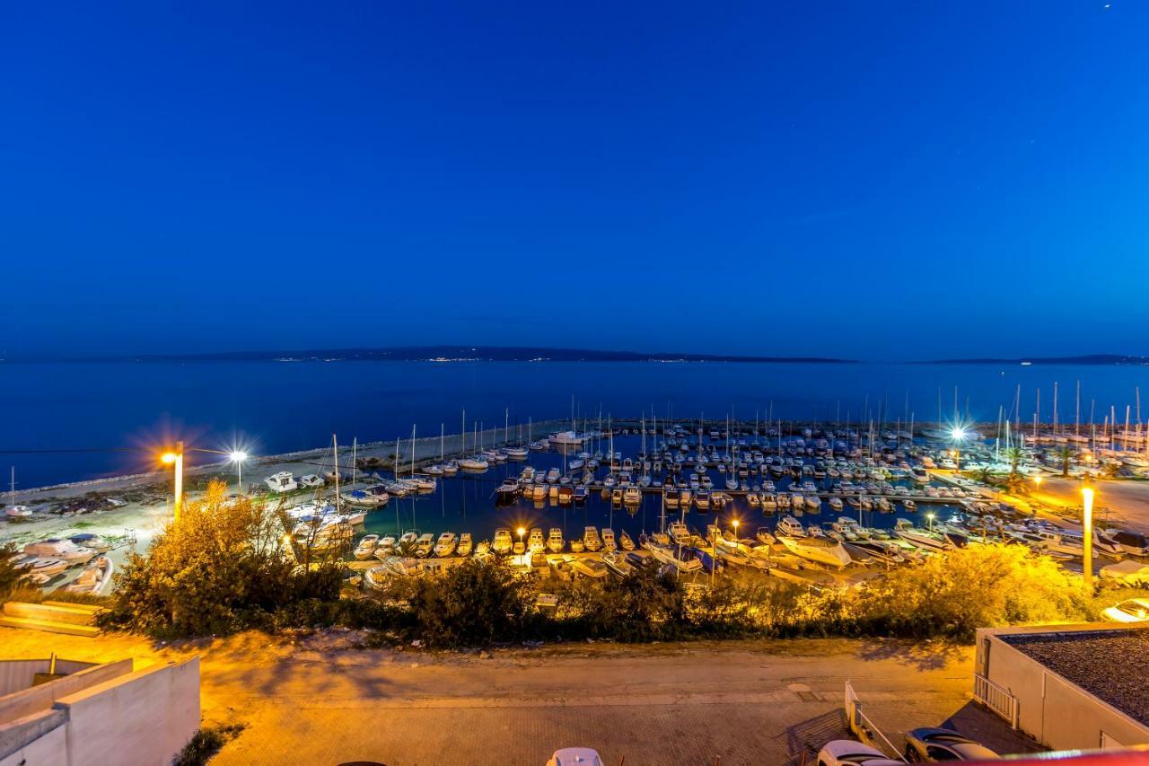 Seaside Penthouse With Hot Tub Sky Living Appartement Split Buitenkant foto