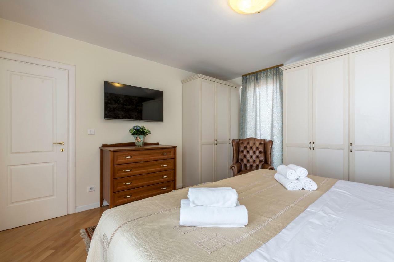 Seaside Penthouse With Hot Tub Sky Living Appartement Split Buitenkant foto
