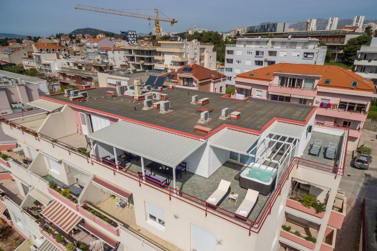 Seaside Penthouse With Hot Tub Sky Living Appartement Split Buitenkant foto