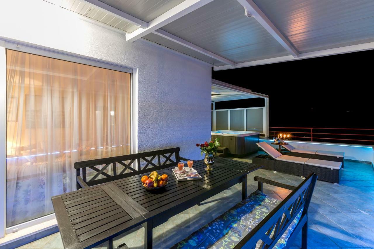 Seaside Penthouse With Hot Tub Sky Living Appartement Split Buitenkant foto